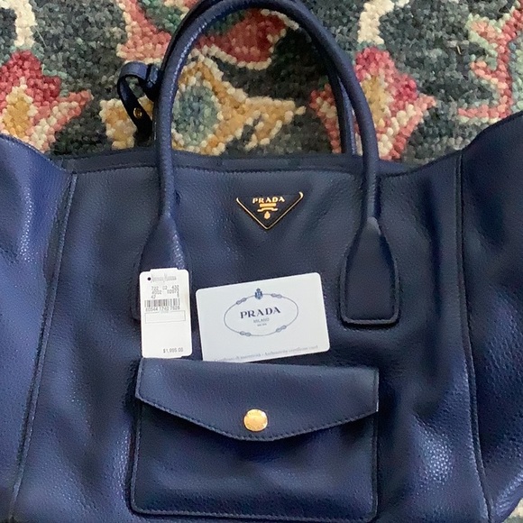 Prada Vitelli Daino leather bag with side zippers - Picture 6 of 10